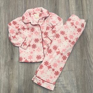 🦄5/25 Fleece Snowflake Pjs.
